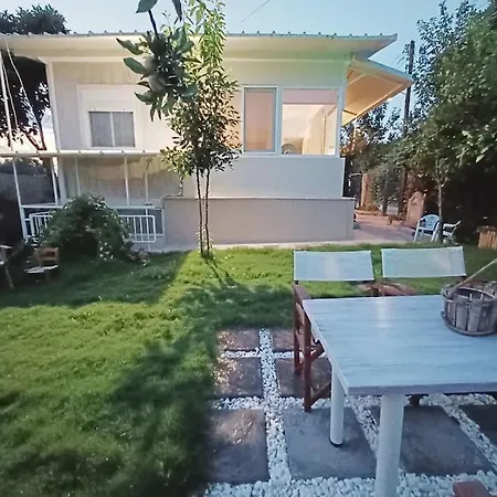 Holiday home ηλιόλουστη εξοχική κατοικία με κήπο και Parking *