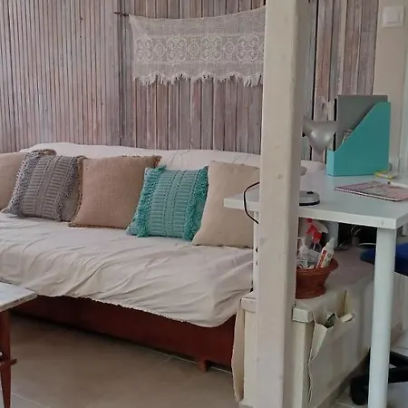 ηλιόλουστη εξοχική κατοικία με κήπο και Parking Holiday home Nea Michaniona