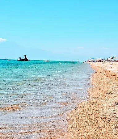 Holiday home ηλιόλουστη εξοχική κατοικία με κήπο και Parking Nea Michaniona