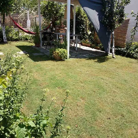 Holiday home ηλιόλουστη εξοχική κατοικία με κήπο και Parking *