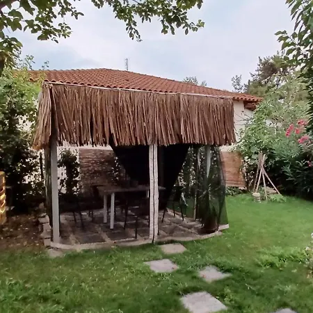 Holiday home ηλιόλουστη εξοχική κατοικία με κήπο και Parking *