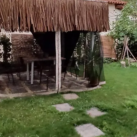 ηλιόλουστη εξοχική κατοικία με κήπο και Parking Holiday home Nea Michaniona