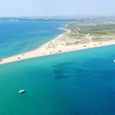 Prázdninový dům ηλιόλουστη εξοχική κατοικία με κήπο και Parking Nea Michaniona
